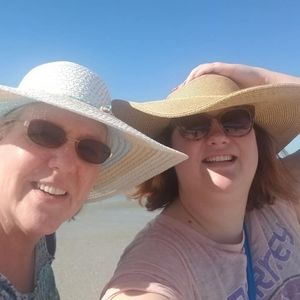 Meet your Posher, Joy